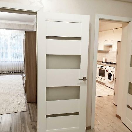 Center Apartment On Albisoara Street Chisinau Bagian luar foto