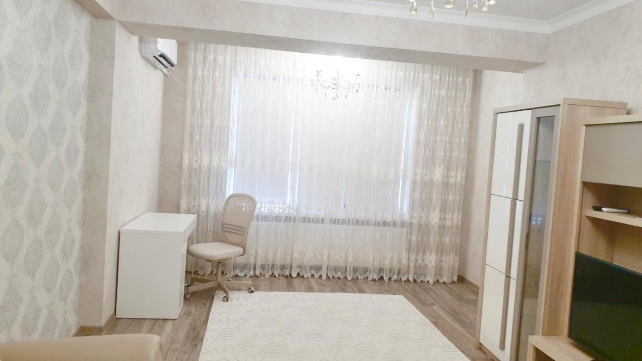 Center Apartment On Albisoara Street Chisinau Bagian luar foto