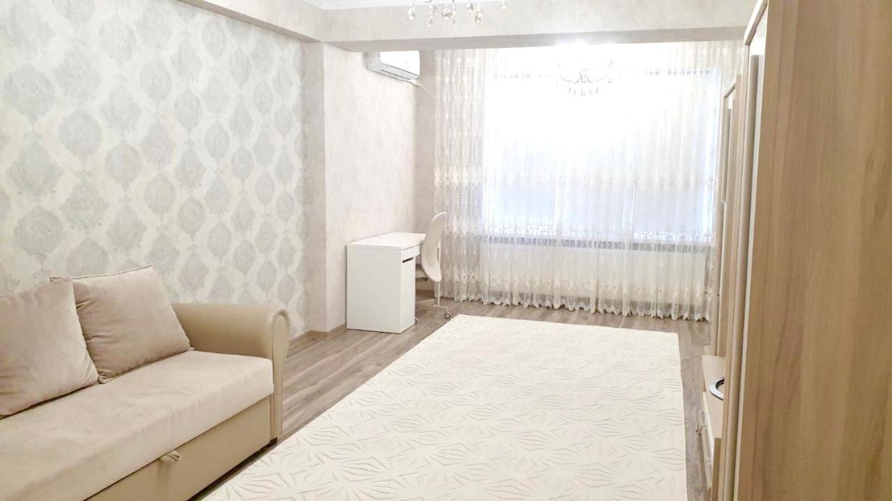 Center Apartment On Albisoara Street Chisinau Bagian luar foto