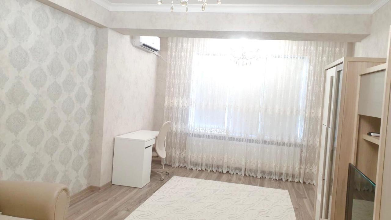 Center Apartment On Albisoara Street Chisinau Bagian luar foto