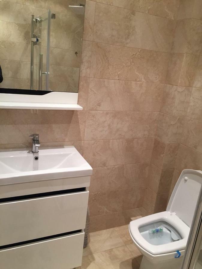 Center Apartment On Albisoara Street Chisinau Bagian luar foto