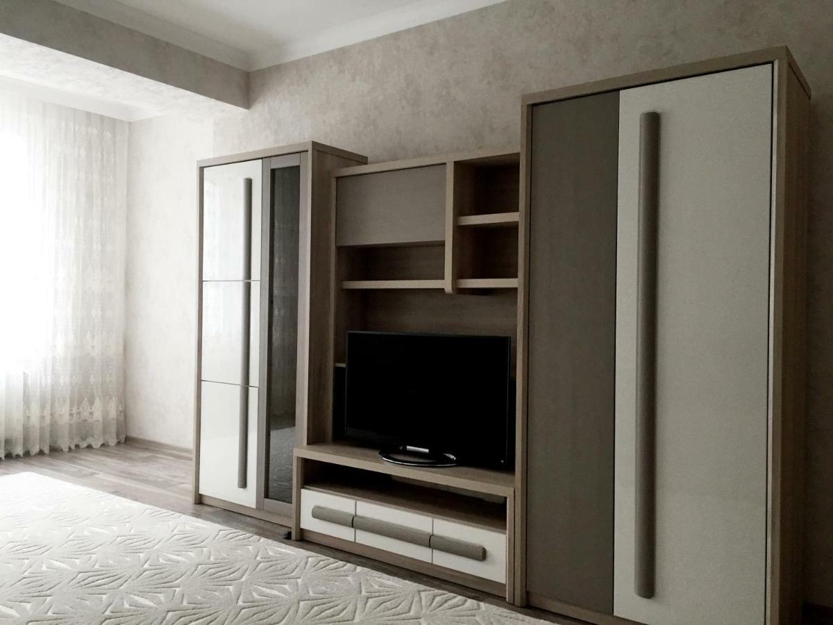 Center Apartment On Albisoara Street Chisinau Bagian luar foto