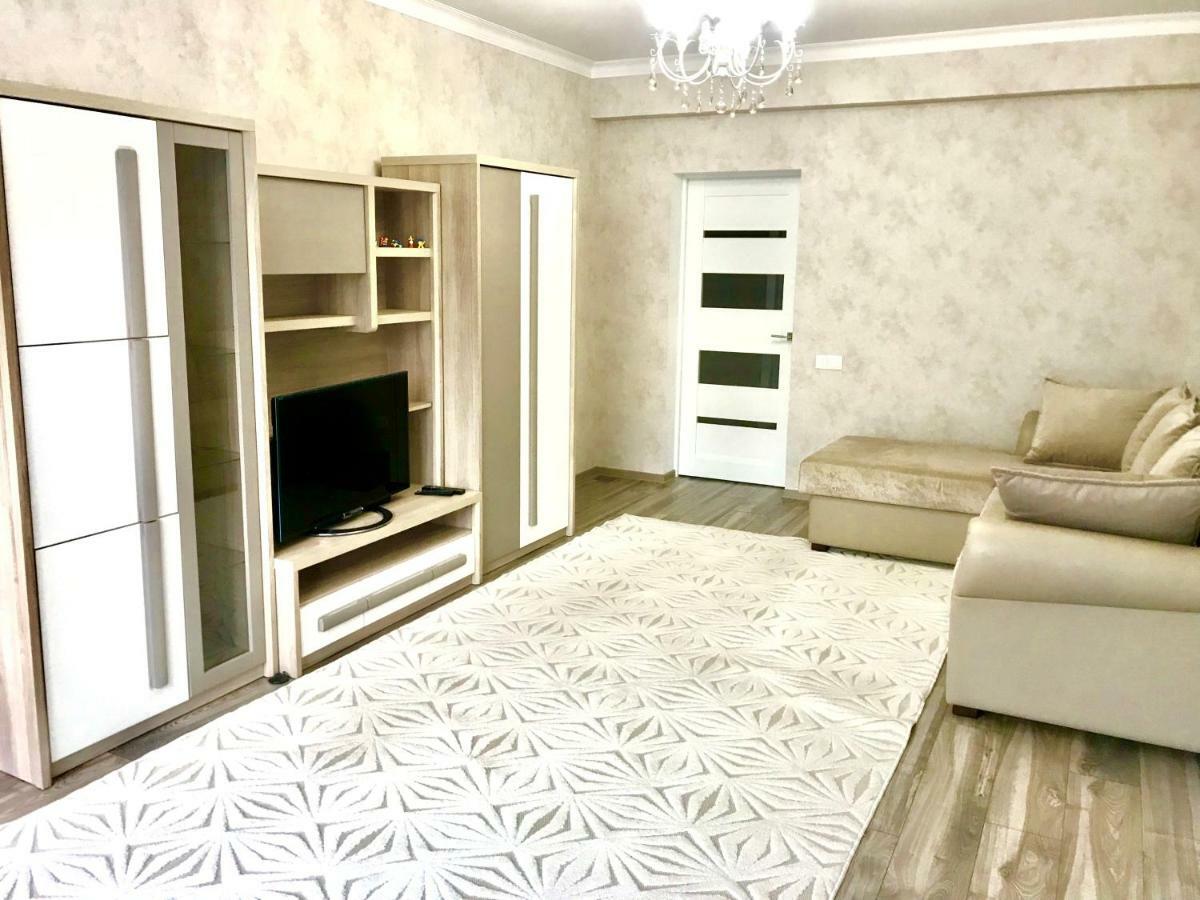 Center Apartment On Albisoara Street Chisinau Bagian luar foto