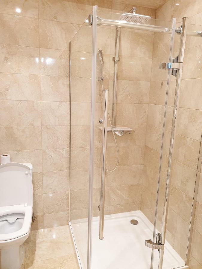 Center Apartment On Albisoara Street Chisinau Bagian luar foto