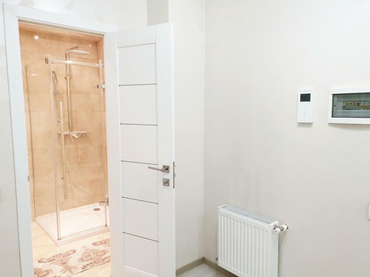 Center Apartment On Albisoara Street Chisinau Bagian luar foto