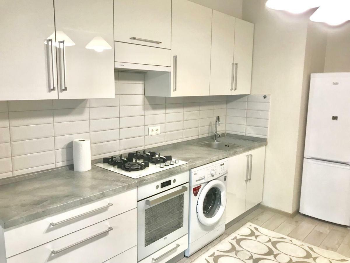 Center Apartment On Albisoara Street Chisinau Bagian luar foto